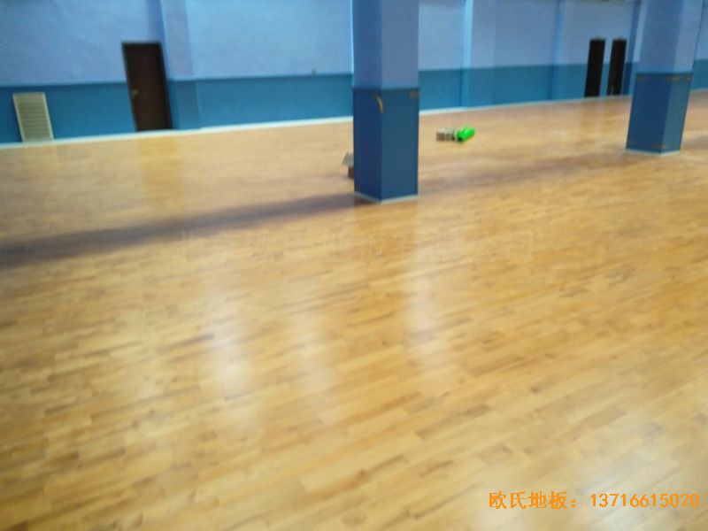 湖北武汉新华路体育场羽毛球馆体育地板施工案例