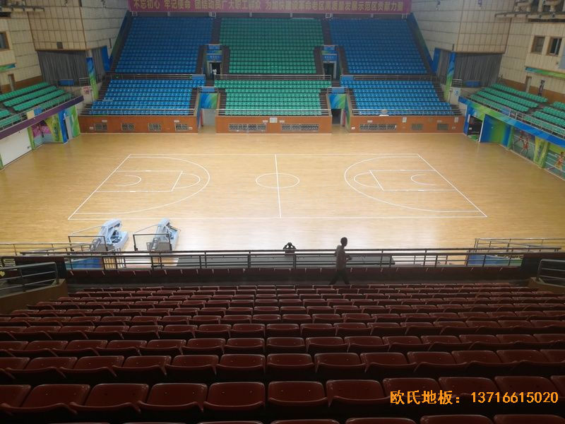 赣州体育馆体育木地板安装案例