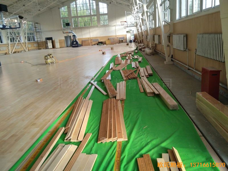 内蒙古呼和浩特赛罕区师范大学体育学院训练馆运动木地板铺设案例