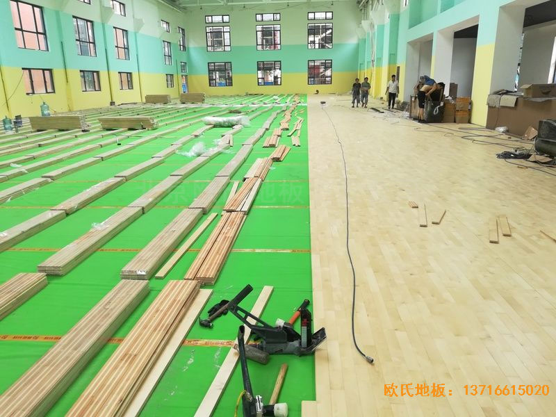 郑州中原区酷康篮球馆体育木地板安装案例