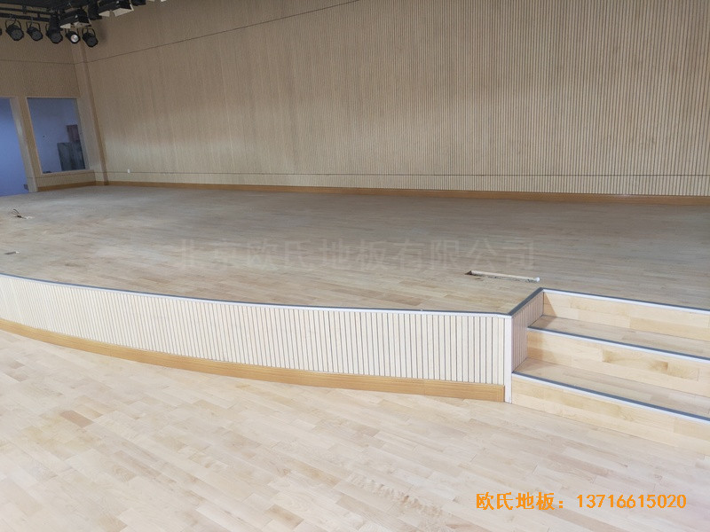 上海丰庄西路绿地小学舞台体育地板安装案例4