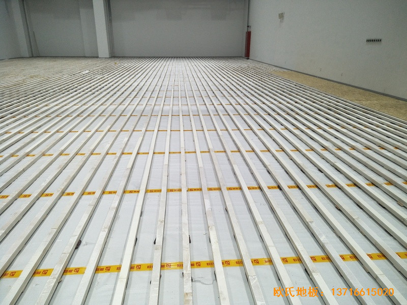 上海铺东宁桥路669号体育馆运动木地板安装案例2