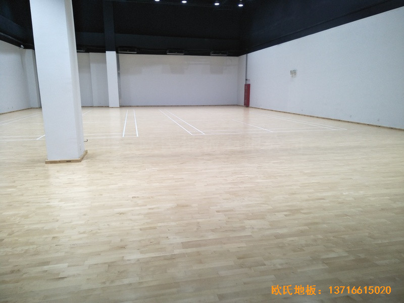 上海铺东宁桥路669号体育馆运动木地板安装案例5
