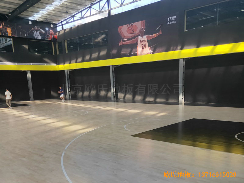 南阳骄阳体育篮球俱乐部运动地板施工案例4
