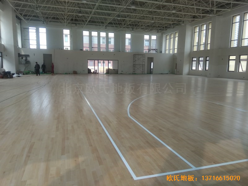 山东济南唐冶城篮球馆运动木地板施工案例0