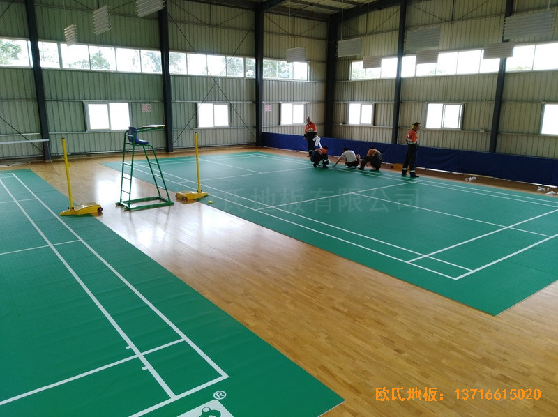 巴布亚新几内亚羽毛球馆体育地板铺设案例4