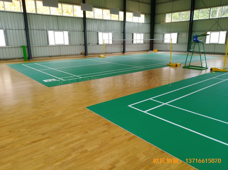 巴布亚新几内亚羽毛球馆体育地板铺设案例5