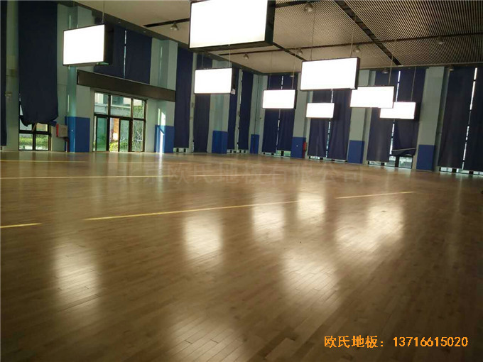 广东珠海市中航花园羽毛球馆运动木地板铺设案例0