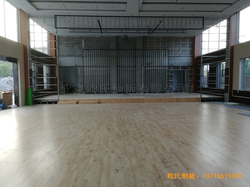 晋中中铁三局六公司舞台体育木地板施工案例5