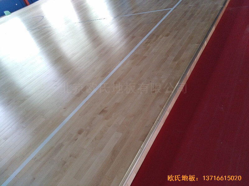 江苏江阴市榜样体育俱乐部体育地板铺设案例5