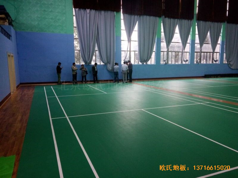 江苏科技大学羽毛球馆运动木地板安装案例2