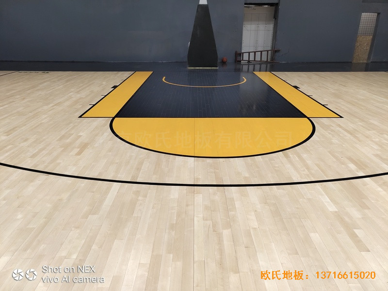 泉州侨乡壹吨篮球场运动地板铺装案例1