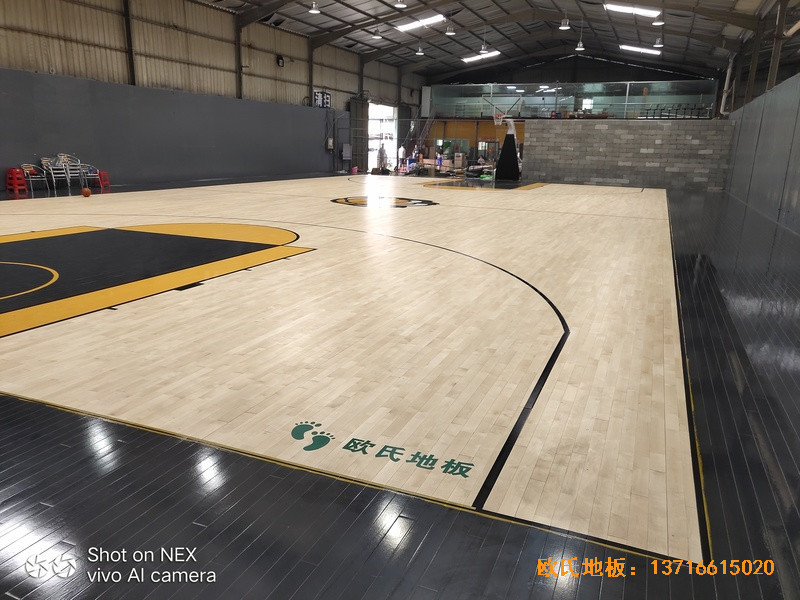 泉州侨乡壹吨篮球场运动地板铺装案例2