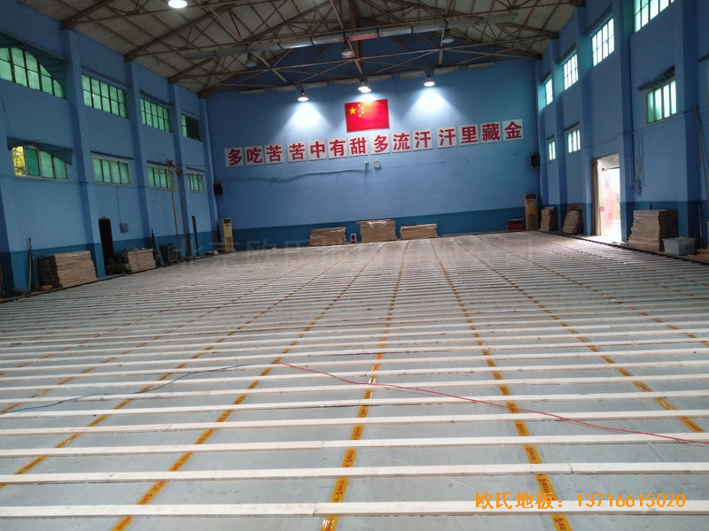 湖北武汉新华路体育场羽毛球馆体育地板铺设案例1