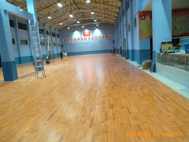 湖北武汉新华路体育场羽毛球馆体育地板铺设案例4