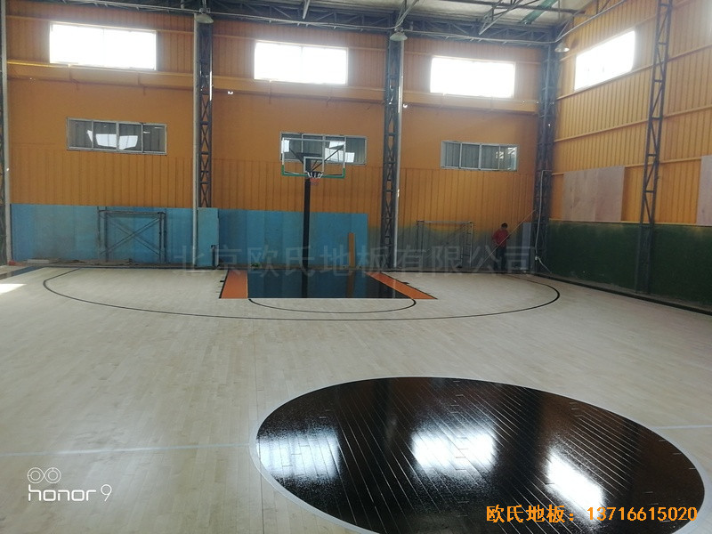 上海卫清东路弄麦子俱乐部运动地板安装案例5