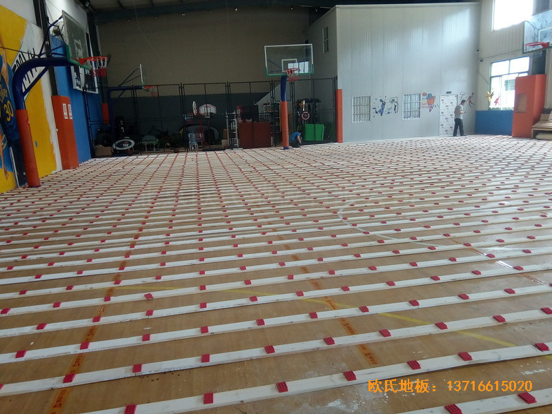 上海闵行kBT蓝球训练馆体育木地板施工案例1