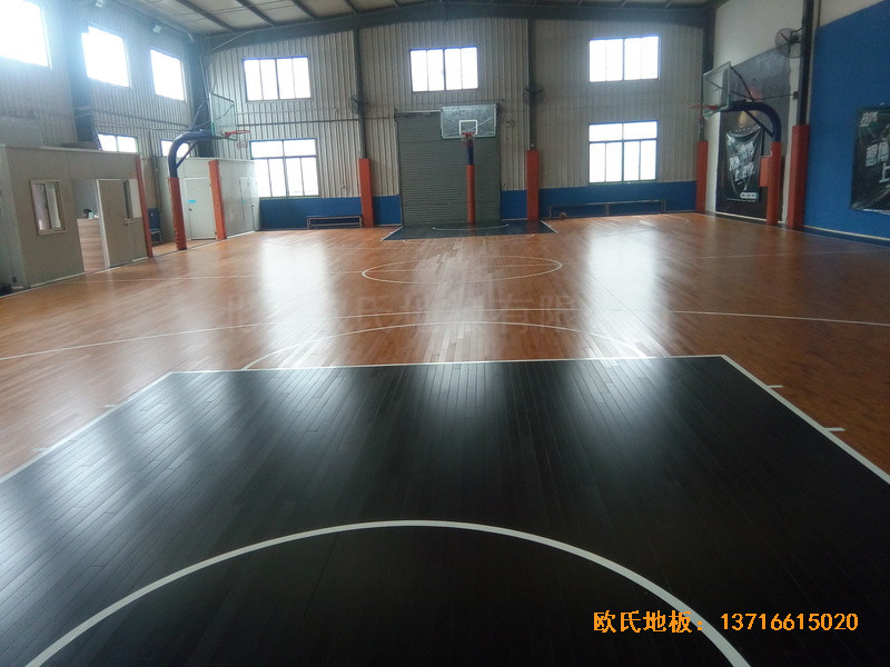 上海闵行kBT蓝球训练馆体育木地板施工案例5