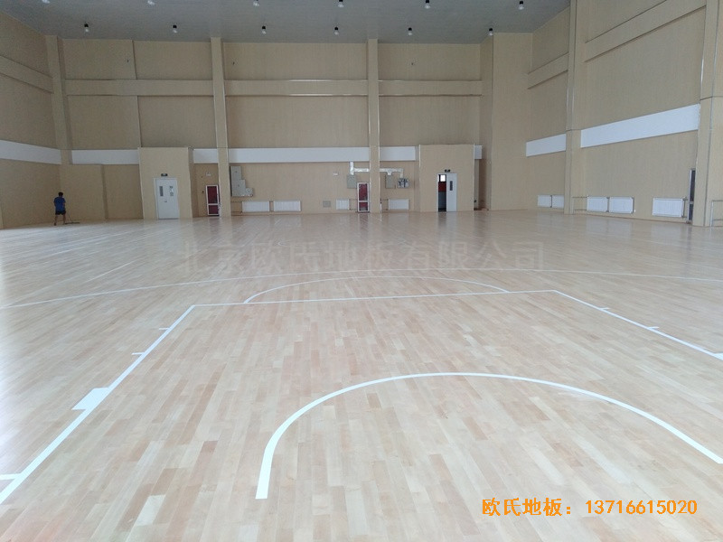 山东济南雪山小学篮球馆运动木地板铺装案例2