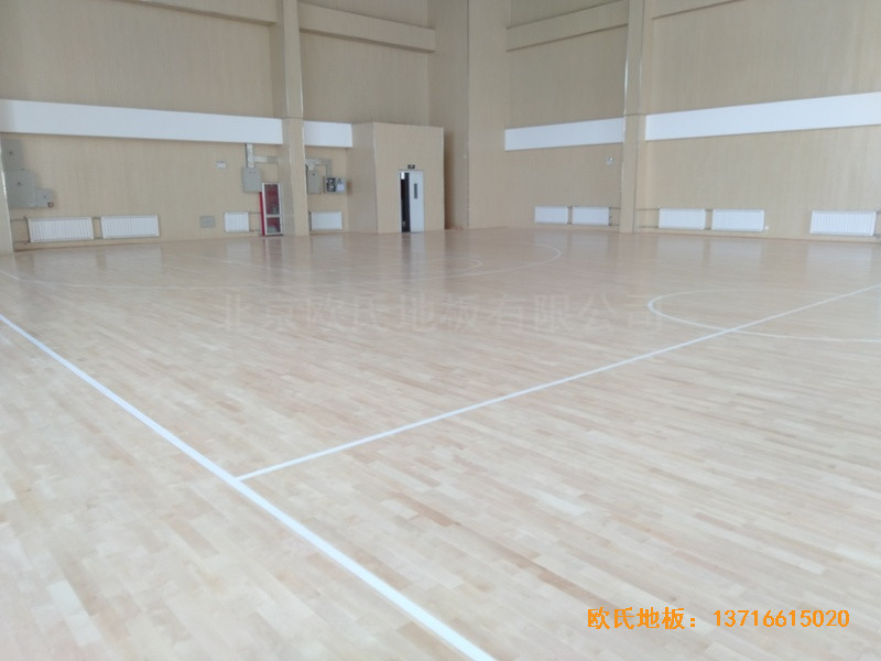山东济南雪山小学篮球馆运动木地板铺装案例4