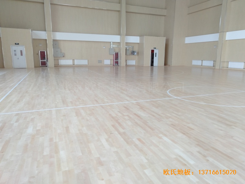 山东济南雪山小学篮球馆运动木地板铺装案例5