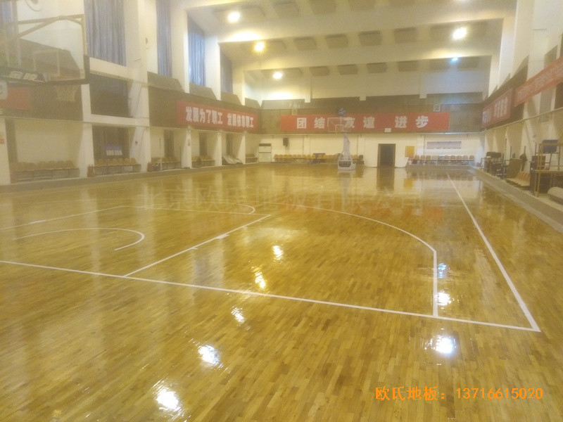 山西璐安集团篮球馆体育地板铺装案例0