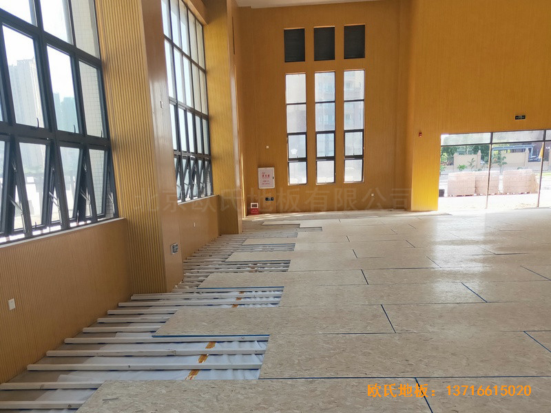 广东珠海白藤东小学篮球馆运动木地板安装案例1