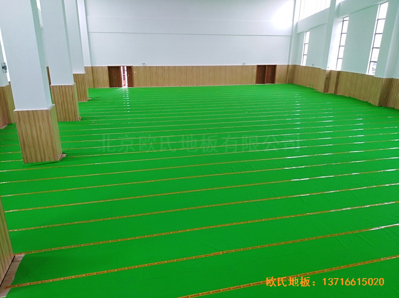 广州南沙区珠江中学篮球馆运动木地板铺设案例2
