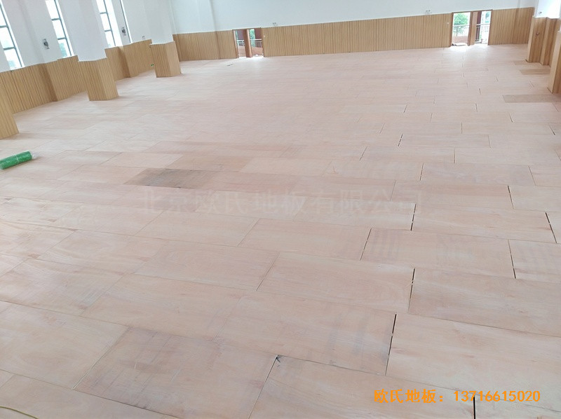 广州南沙区珠江中学篮球馆运动木地板铺设案例3