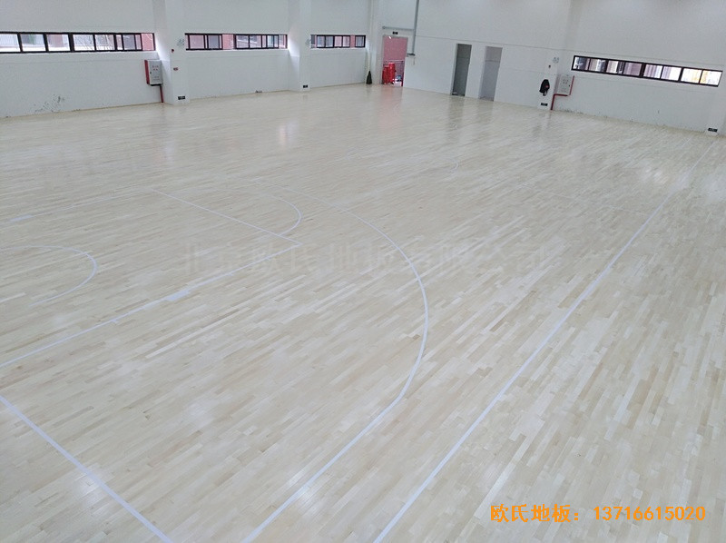 广州金地香山湖小学篮球馆运动地板施工案例2