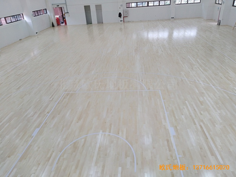 广州金地香山湖小学篮球馆运动地板施工案例5