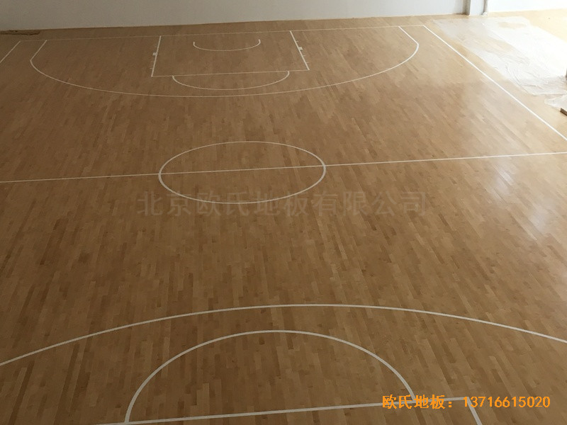 广州金地香山湖篮球馆体育木地板施工案例0