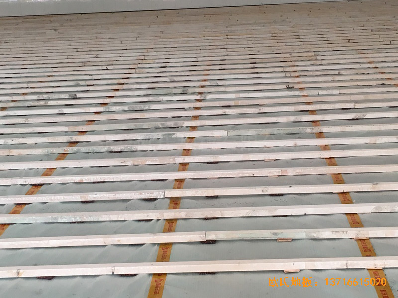 广州金地香山湖篮球馆体育木地板施工案例1