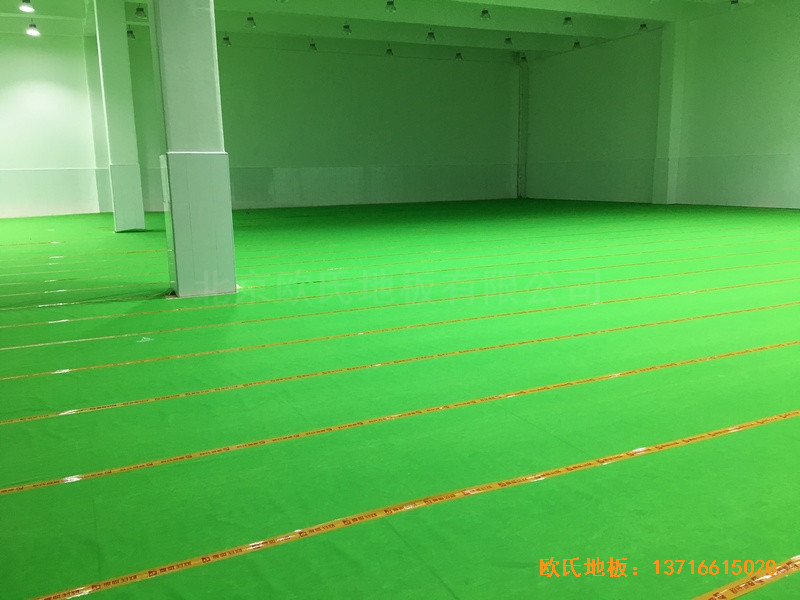 广州金地香山湖篮球馆体育木地板施工案例3