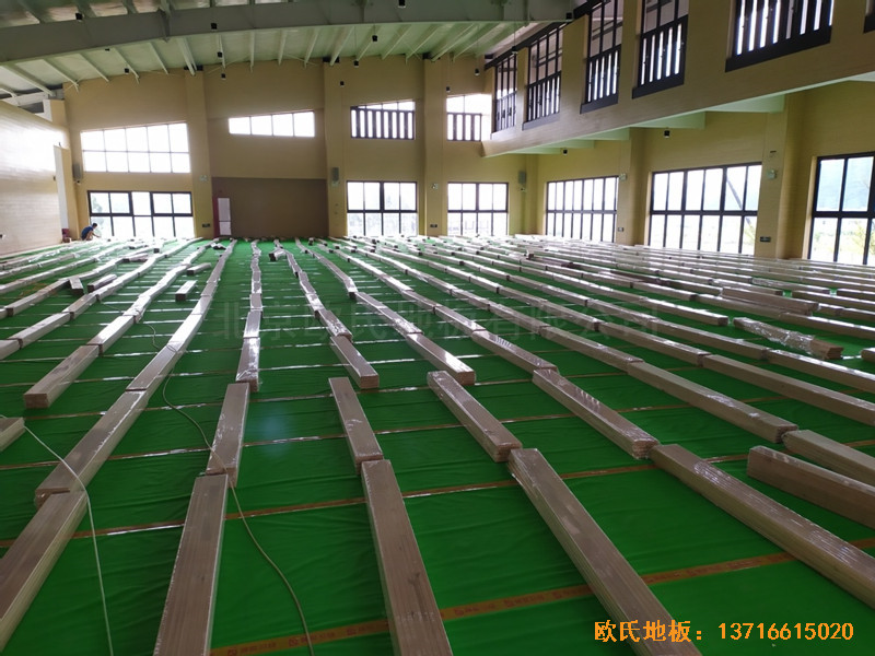 广州黄埔区万樾山小学篮球馆体育木地板铺装案例3