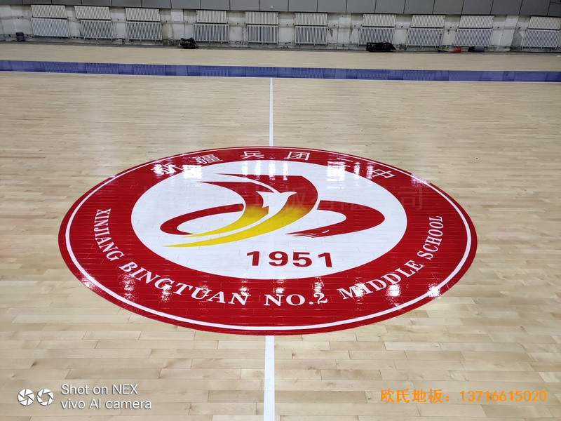 新疆乌鲁木齐兵团二中篮球馆运动地板安装案例4