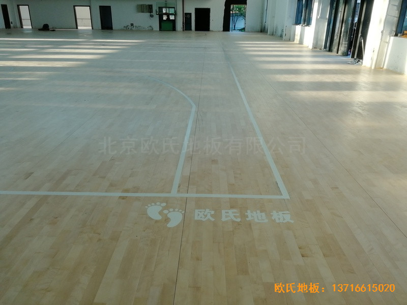 杭州建德篮球馆体育木地板铺设案例3
