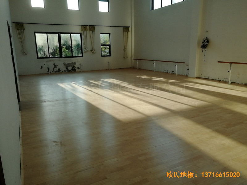 杭州建德篮球馆体育木地板铺设案例5