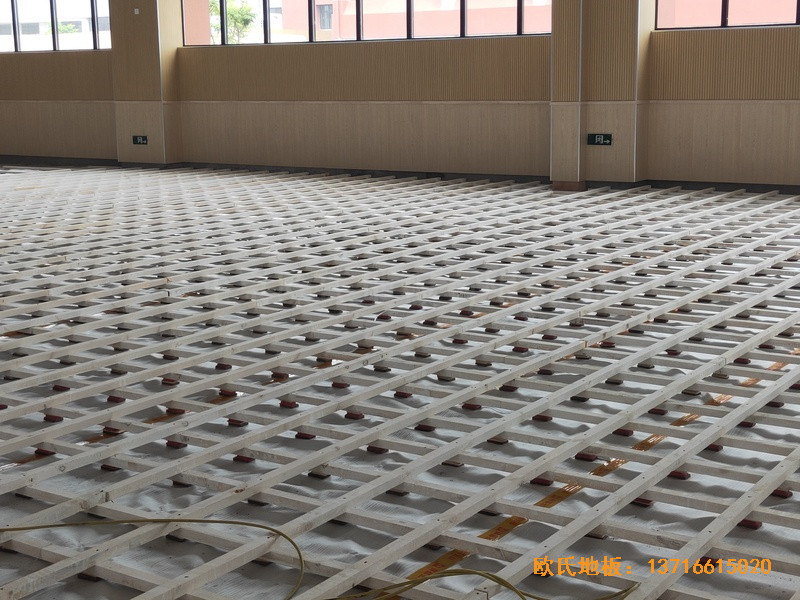 杭州高中启成校区篮球馆运动地板安装案例1