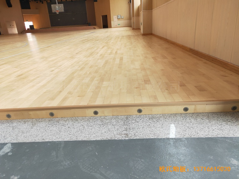 杭州高中启成校区篮球馆运动地板安装案例3