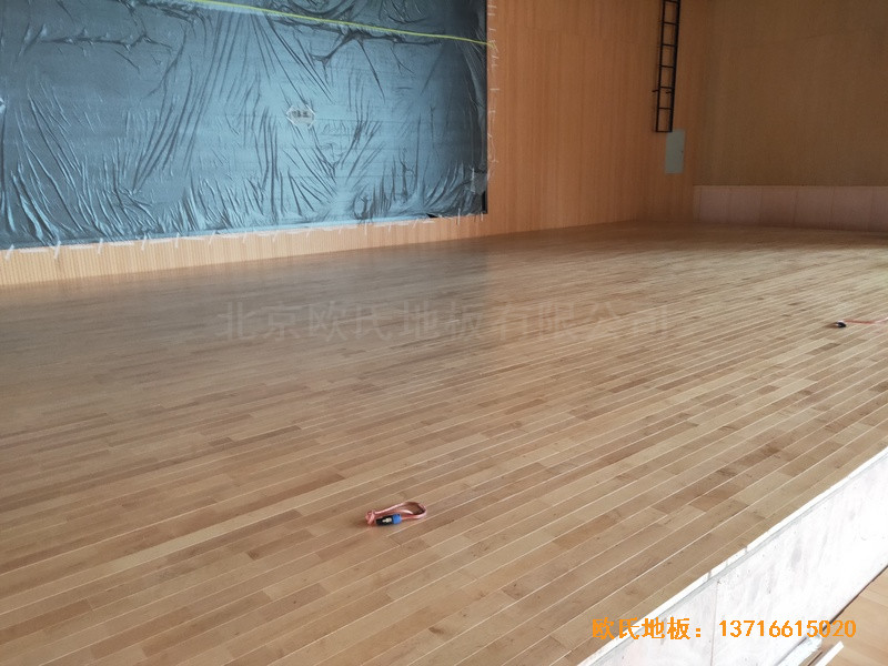 杭州高中启成校区篮球馆运动地板安装案例4