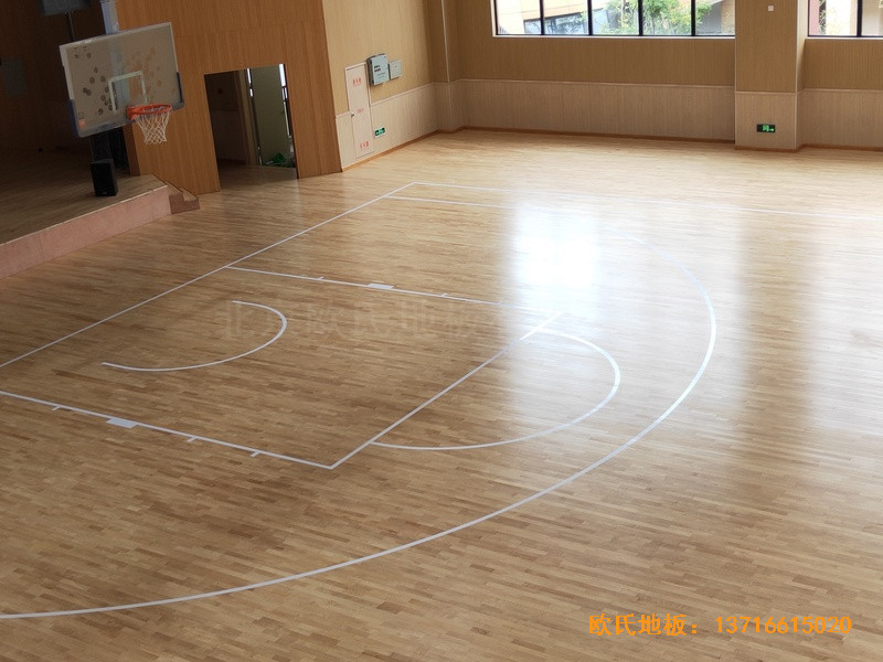杭州高中启成校区篮球馆运动地板安装案例5