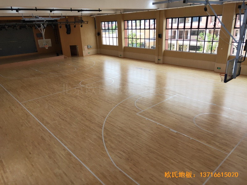 杭州高中启成校区篮球馆运动地板安装案例6