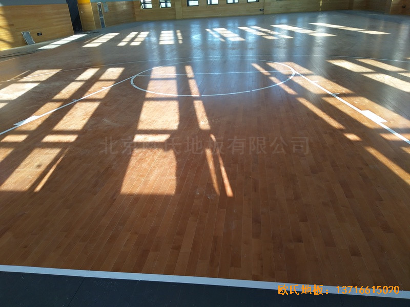武汉广阜屯小学清江锦城分校篮球馆体育木地板施工案例5