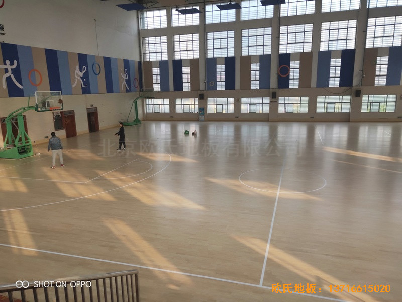 江苏三井实验小学篮球馆运动地板施工案例5