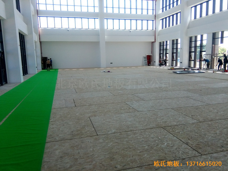 江苏常卅市都市科技园篮球馆体育木地板铺装案例2