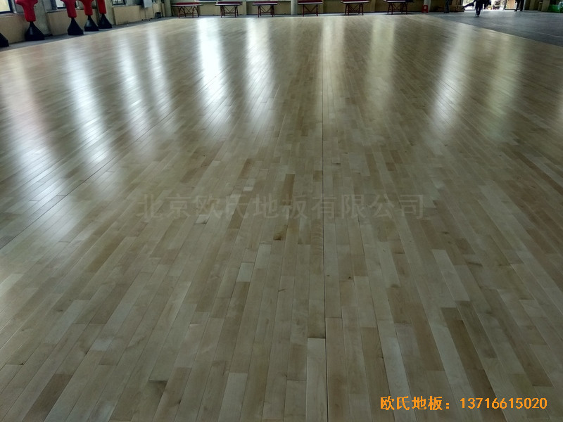 江苏虎腰村爱尔行业学校运动馆运动地板铺装案例4