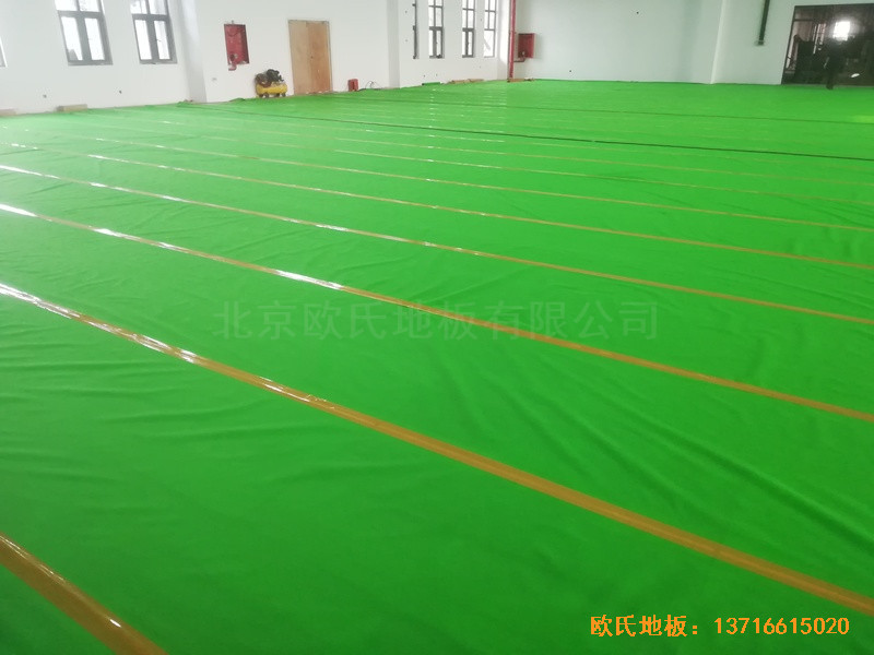 江苏连云港徐圩小学篮球馆体育木地板安装案例3