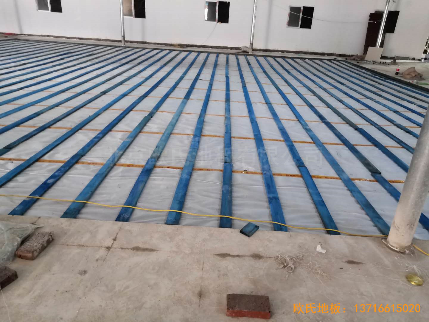 江西城西桥小学A区体育馆运动地板安装案例1