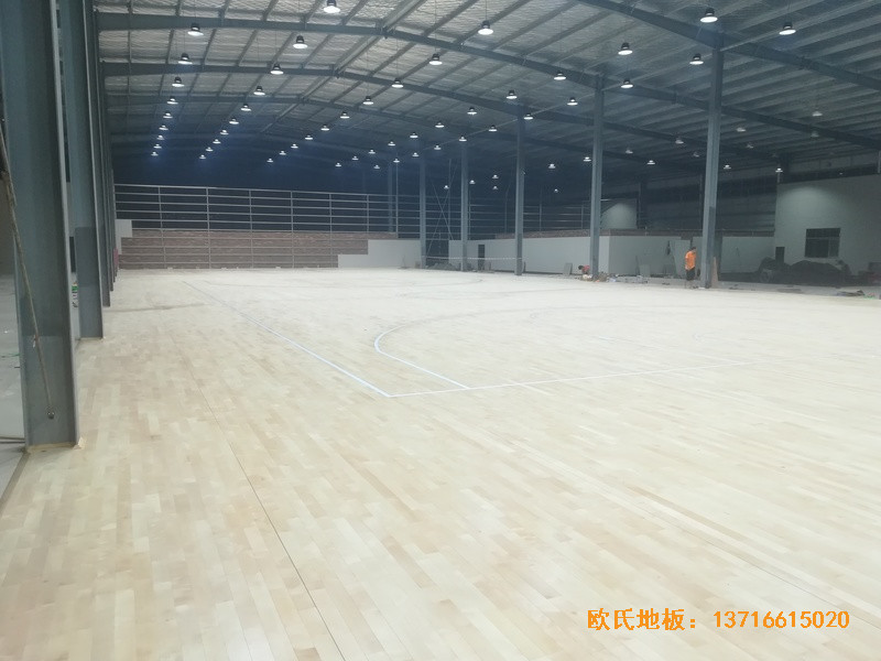 江西宜春袁州区篮球馆体育地板安装案例5